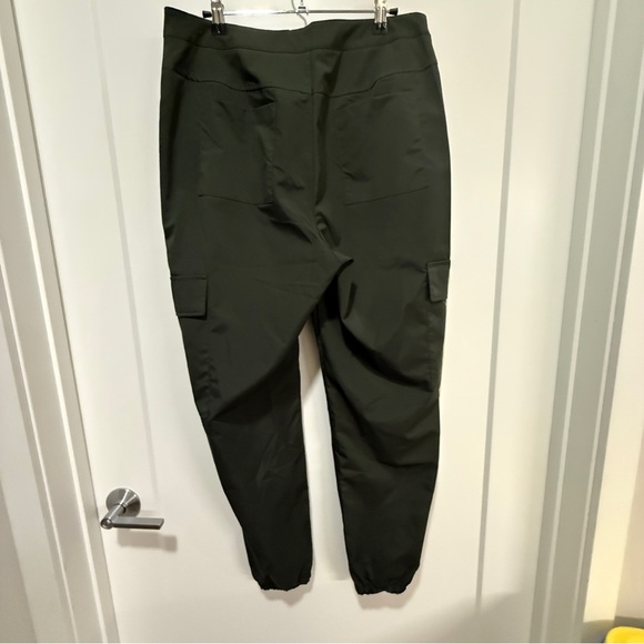 SHEIN Women’s Olive Green Cargo Jogger Pants with Zipper Front – Size L (8/10) - Picture 8 of 10